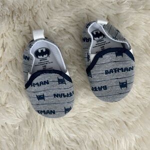 Batman DC Comics Baby Boy Crib Shoes 6-9M Grey Blue Soft Sole Non-Slip Booties